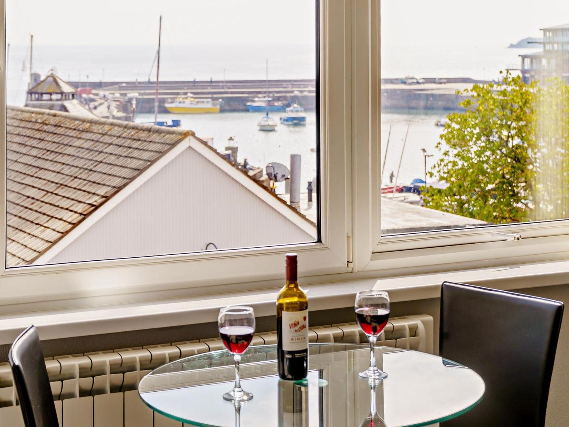 2 Bed In Saundersfoot 74356 Apartment Exterior photo